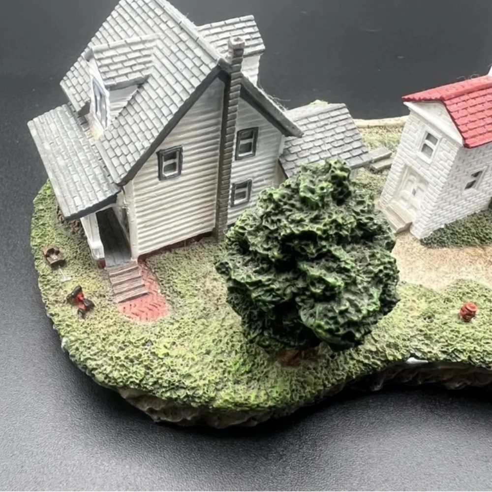 Cap May Lighthouse Figurine - Picture 7 of 10